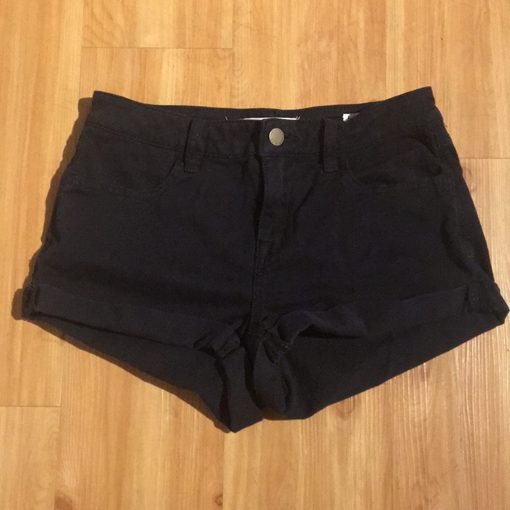 black PacSun shorts